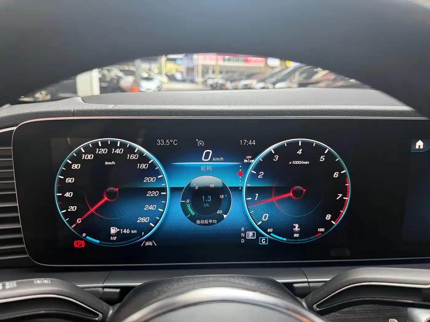 Imported Mercedes-Benz GLE 2023 GLE 350 4MATIC Fashion Model — миниатюра 14