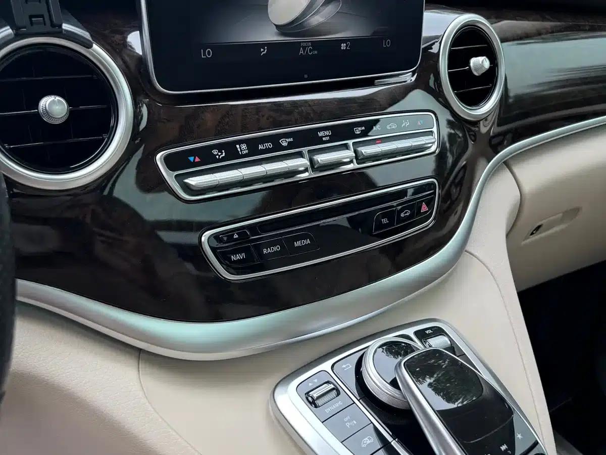 Mercedes-Benz V-Class 2018 V 260 Premium Edition (China VI Emission Standard) — миниатюра 15
