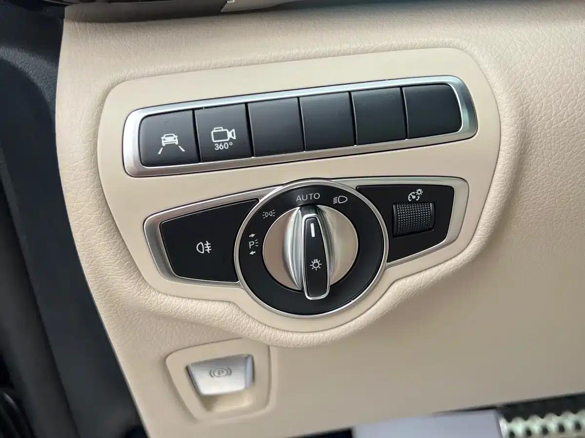 Mercedes-Benz V-Class 2018 V 260 Premium Edition (China VI Emission Standard) — миниатюра 16