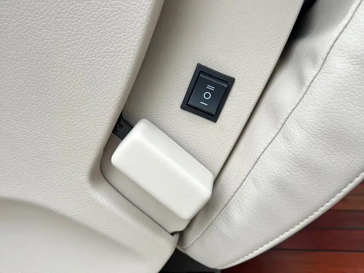 Mercedes-Benz V-Class 2018 V 260 Premium Edition (China VI Emission Standard) — миниатюра 22