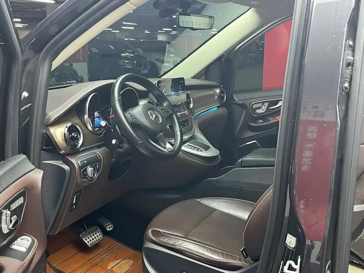 Mercedes-Benz V-Class 2021 V 260 L Long Wheelbase Luxury Edition — миниатюра 11