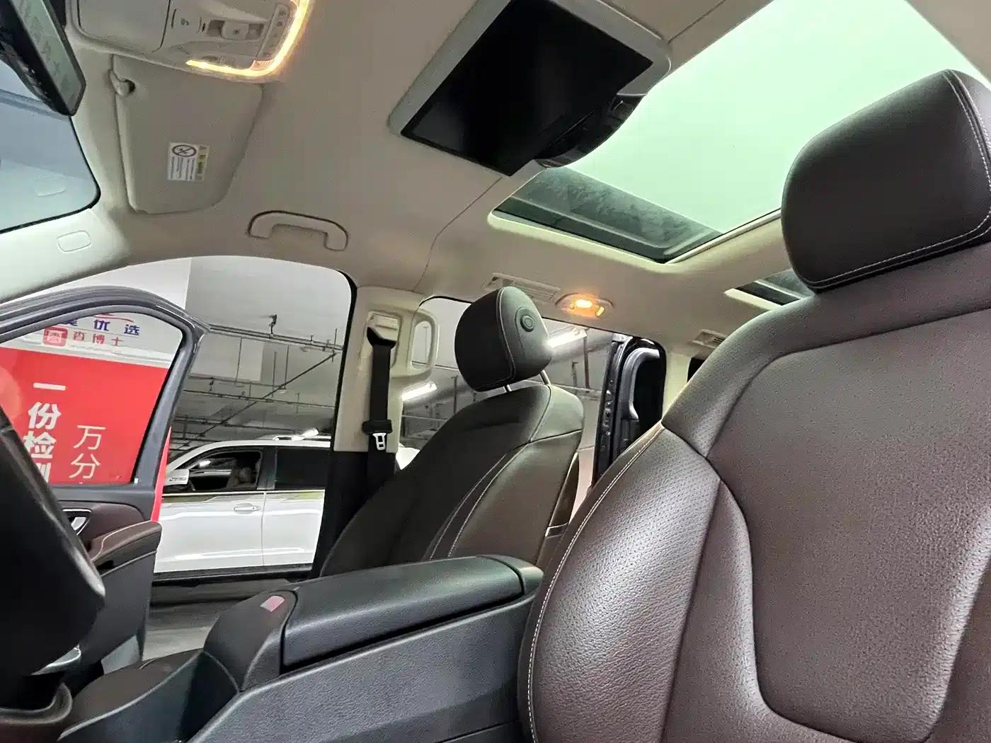 Mercedes-Benz V-Class 2021 V 260 L Long Wheelbase Luxury Edition — миниатюра 21