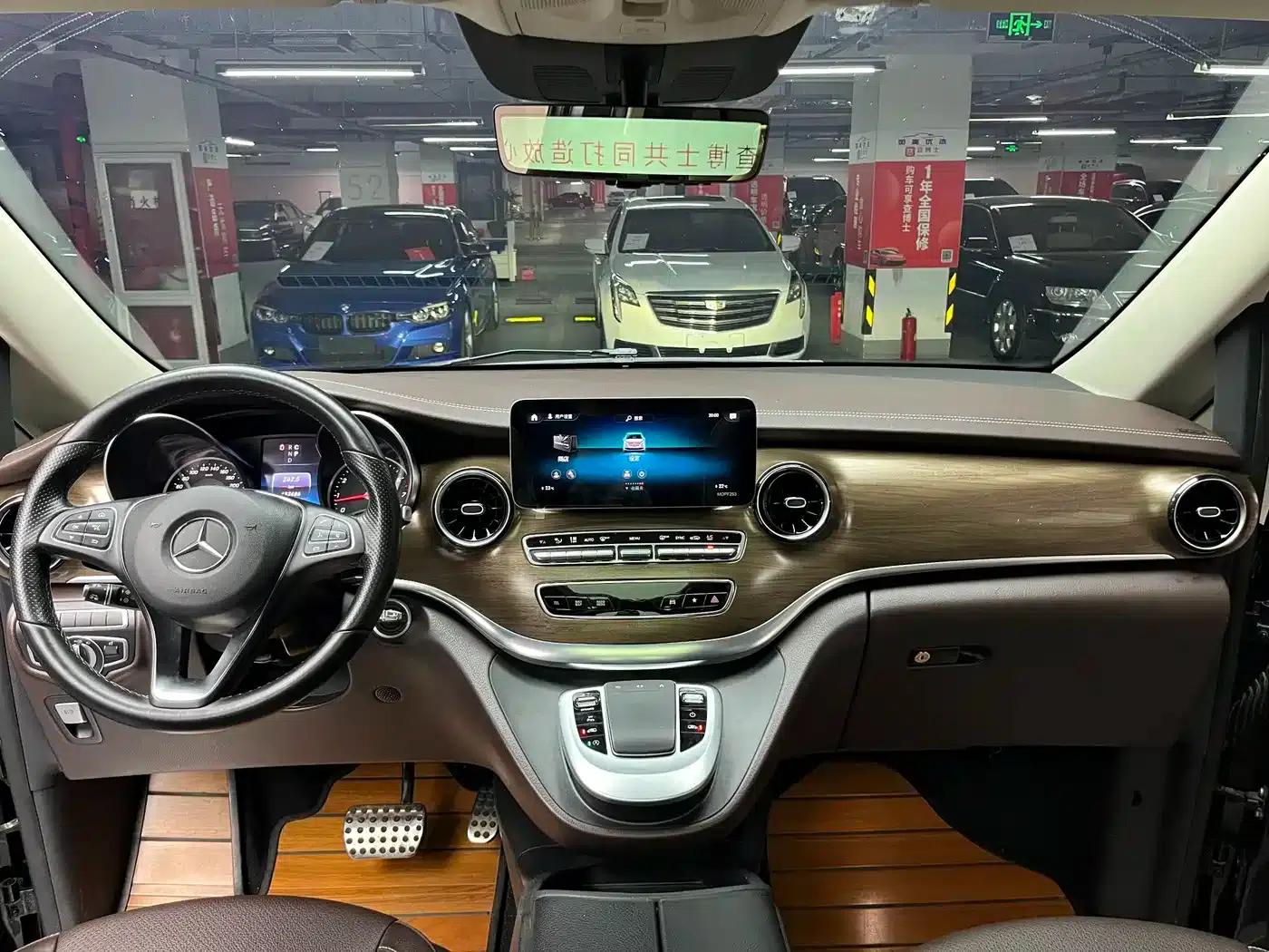 Mercedes-Benz V-Class 2021 V 260 L Long Wheelbase Luxury Edition — миниатюра 26