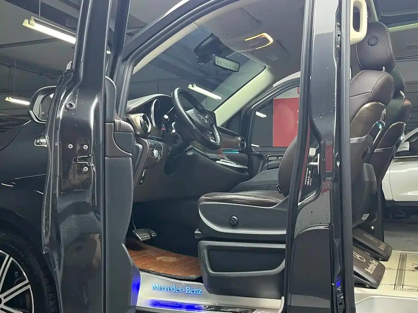 Mercedes-Benz V-Class 2021 V 260 L Long Wheelbase Luxury Edition — миниатюра 10