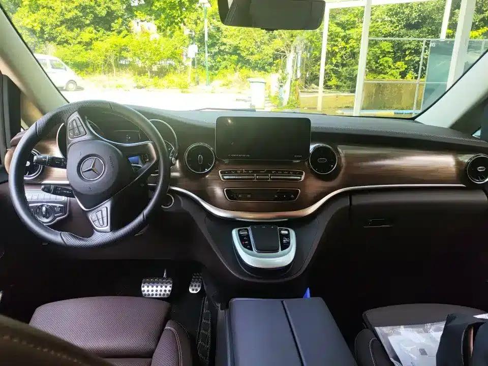 Mercedes-Benz V-Class 2022 V 260 L Long Wheelbase Luxury Edition — миниатюра 3