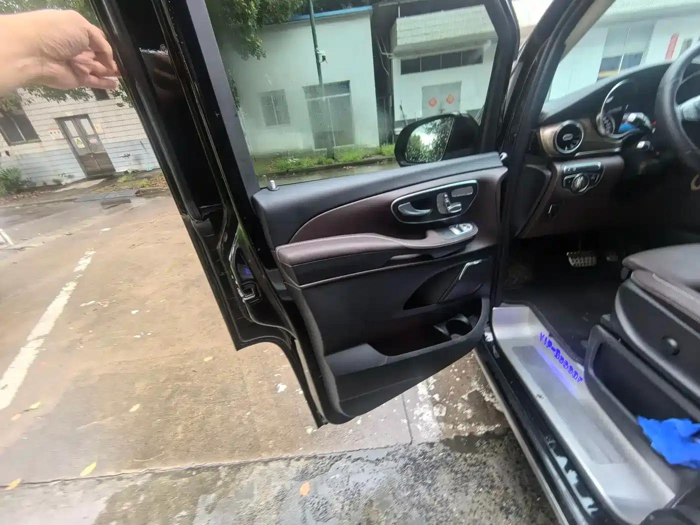 Mercedes-Benz V-Class 2022 V 260 L Long Wheelbase Luxury Edition — миниатюра 8