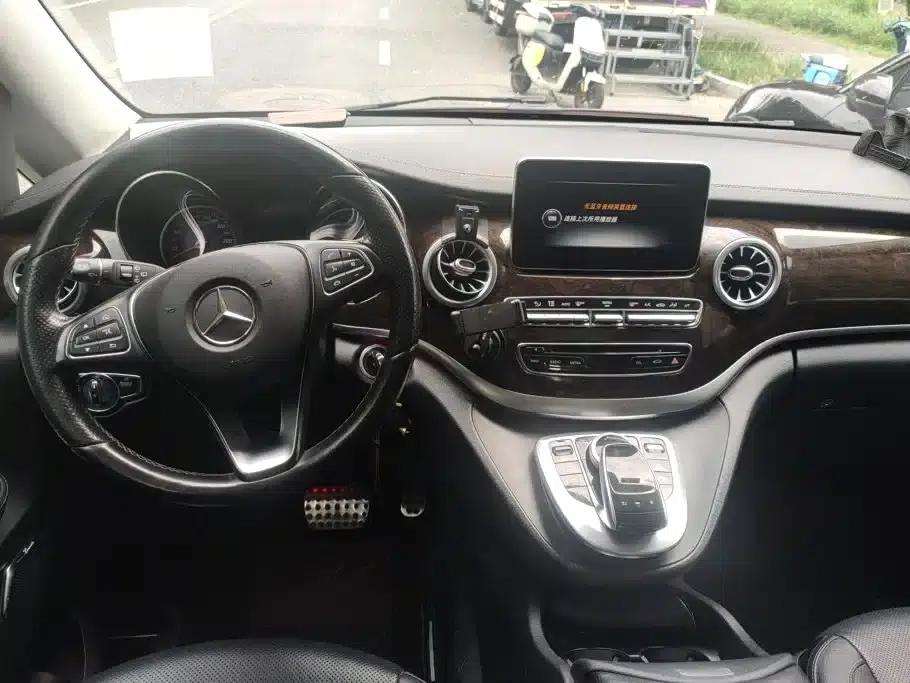 Mercedes-Benz V-Class 2018 V 260 Premium Edition (China VI Emission Standard) — миниатюра 12