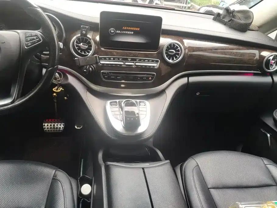 Mercedes-Benz V-Class 2018 V 260 Premium Edition (China VI Emission Standard) — миниатюра 16