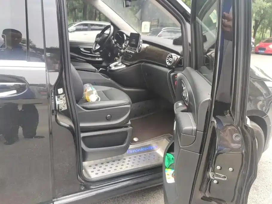 Mercedes-Benz V-Class 2018 V 260 Premium Edition (China VI Emission Standard) — миниатюра 8