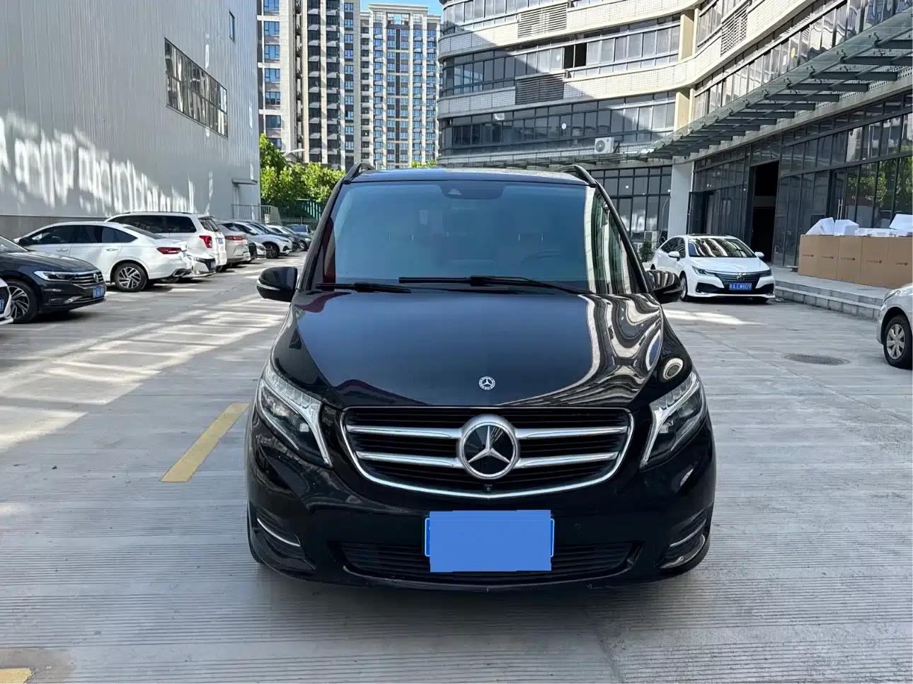 Mercedes-Benz V-Class 2018 V 260 L Premium Extended Edition (China V Emission Standard) — миниатюра 2