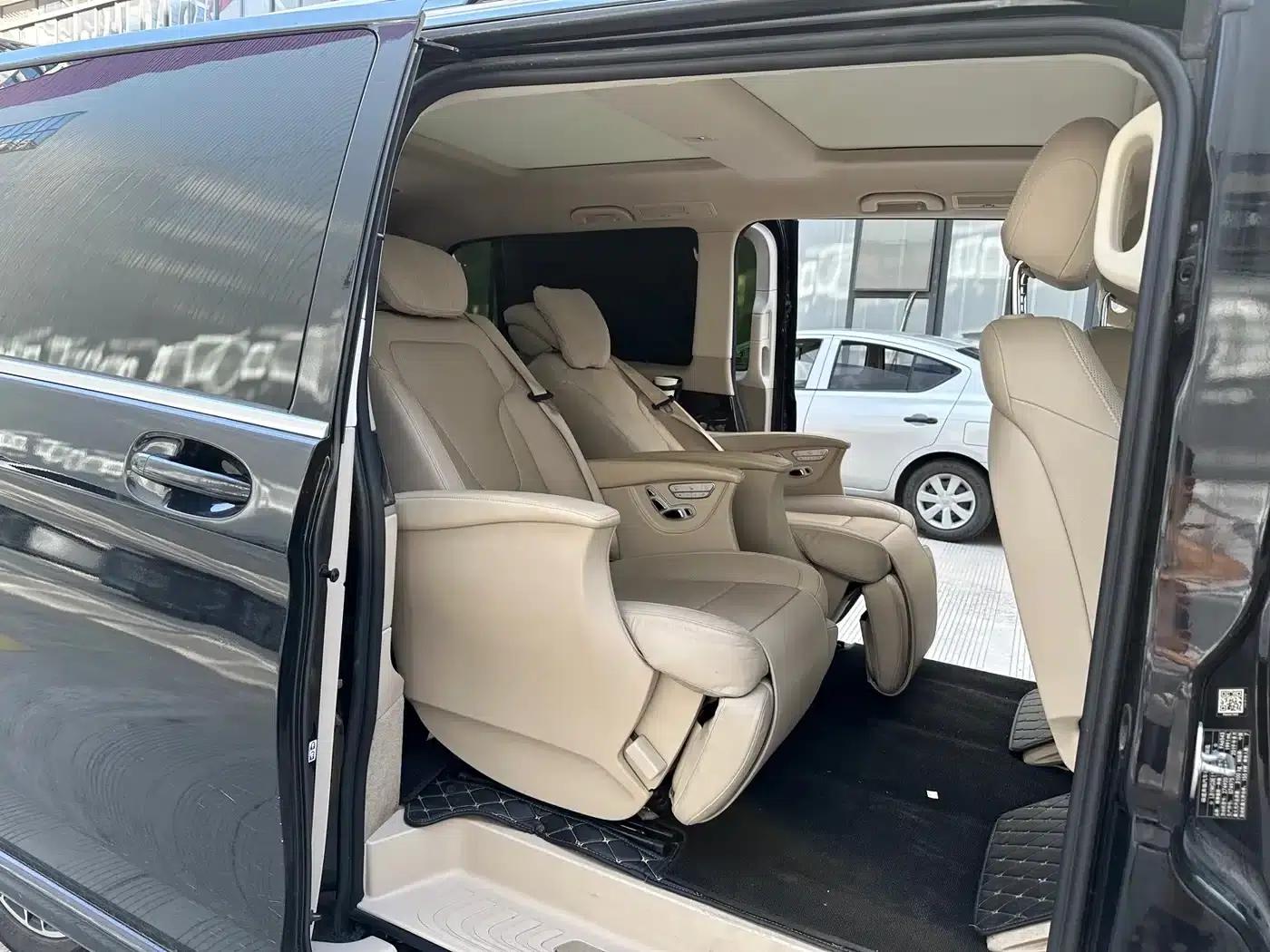 Mercedes-Benz V-Class 2018 V 260 L Premium Extended Edition (China V Emission Standard) — миниатюра 13