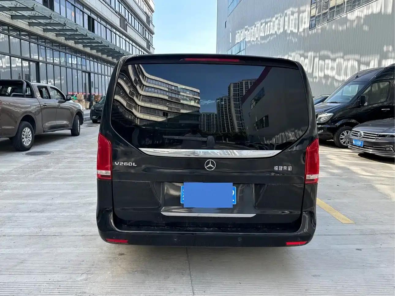 Mercedes-Benz V-Class 2018 V 260 L Premium Extended Edition (China V Emission Standard) — миниатюра 5