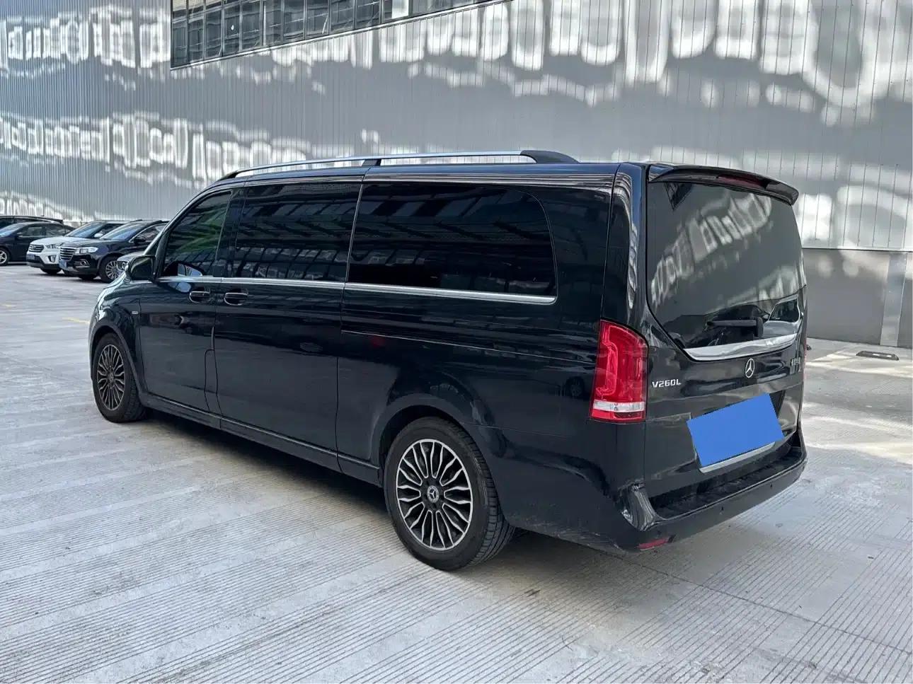 Mercedes-Benz V-Class 2018 V 260 L Premium Extended Edition (China V Emission Standard) — миниатюра 6