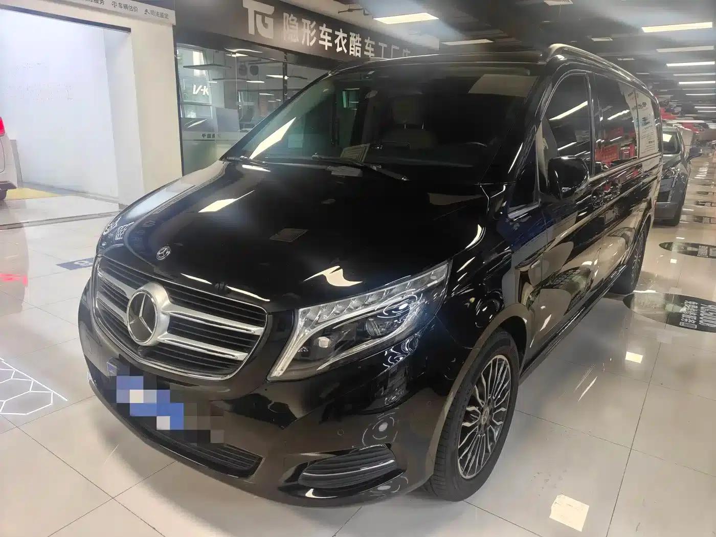 Mercedes-Benz V-Class 2018 V 260 L Premium Extended Edition (China VI Emission Standard) — миниатюра 1