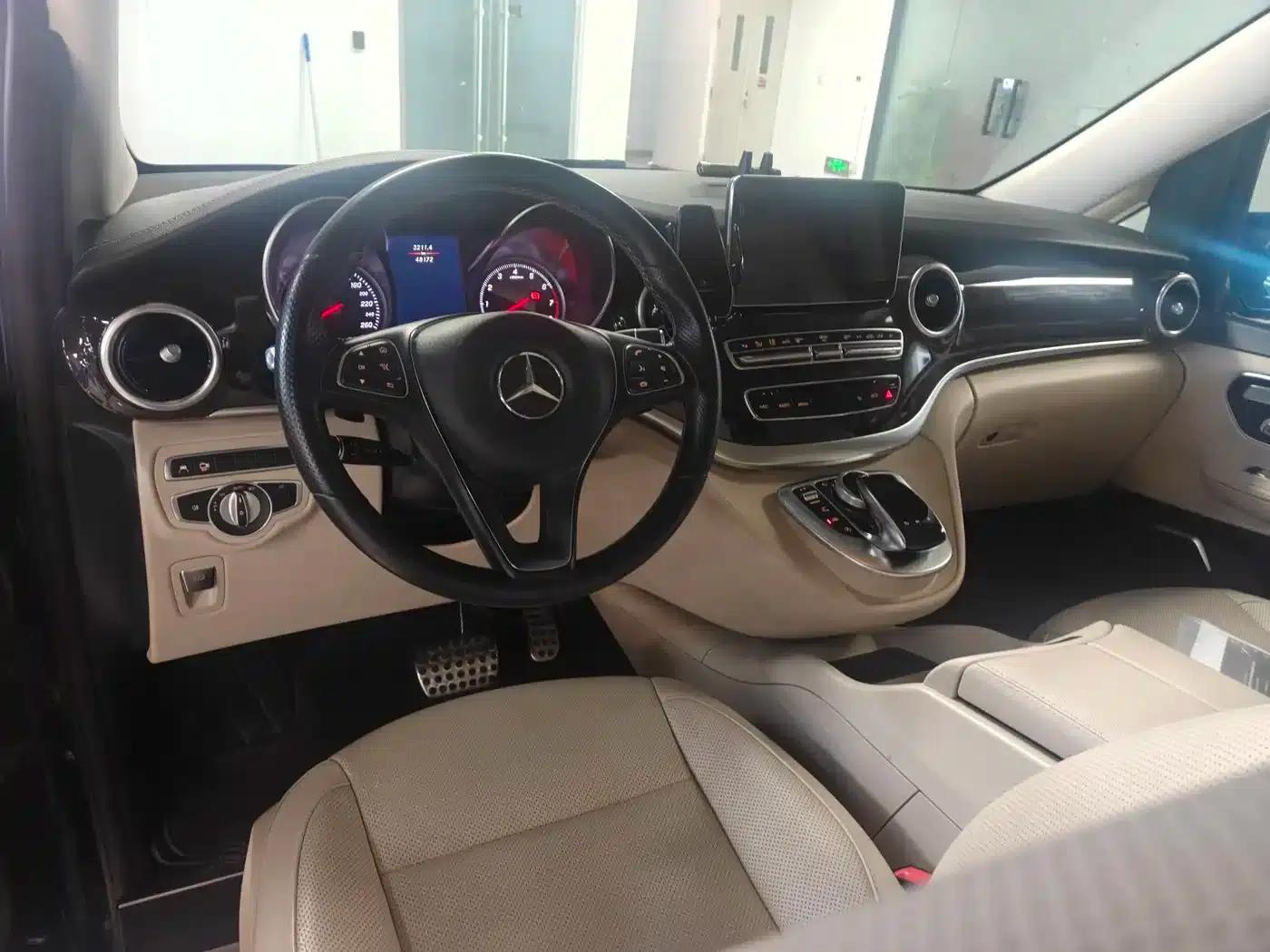 Mercedes-Benz V-Class 2018 V 260 L Premium Extended Edition (China VI Emission Standard) — миниатюра 8