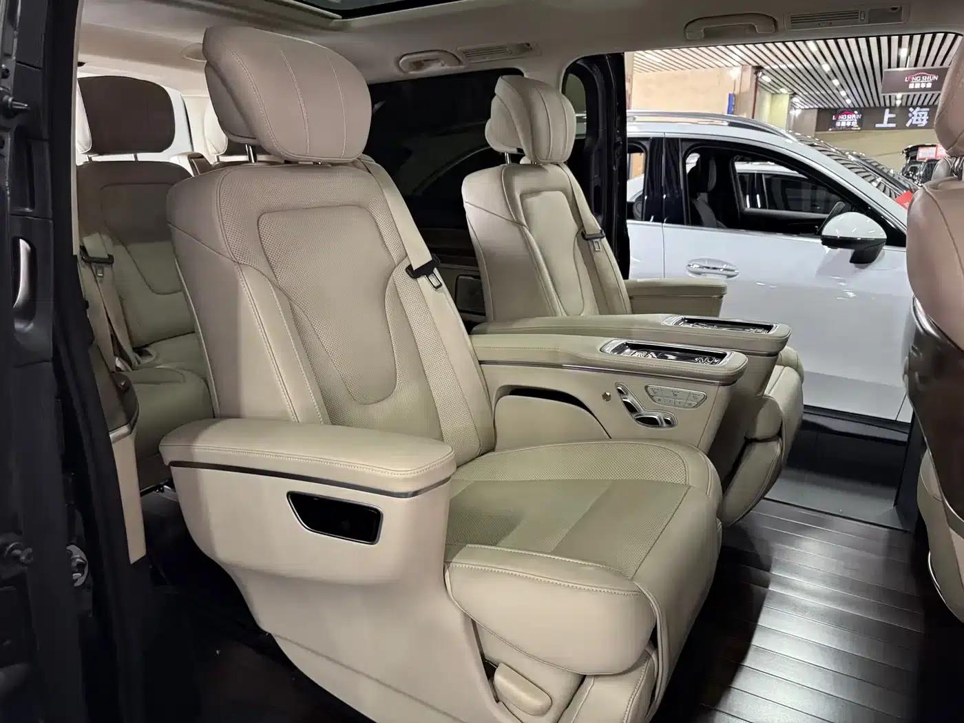 Mercedes-Benz V-Class 2022 V 260 L Long Wheelbase Luxury Edition — миниатюра 16