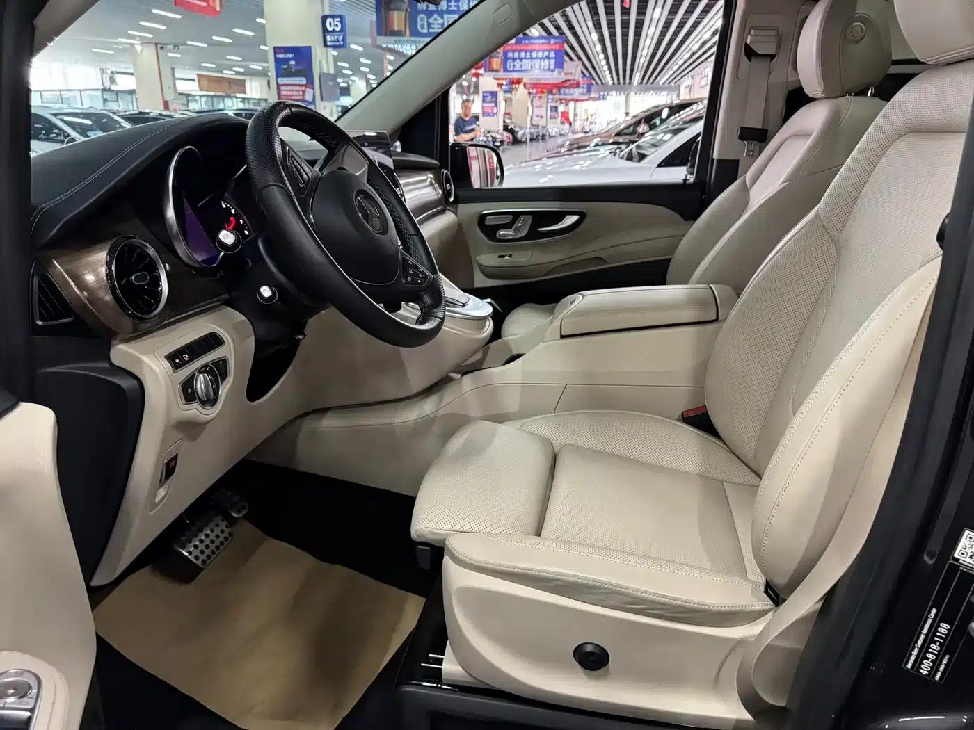 Mercedes-Benz V-Class 2022 V 260 L Long Wheelbase Luxury Edition — миниатюра 3
