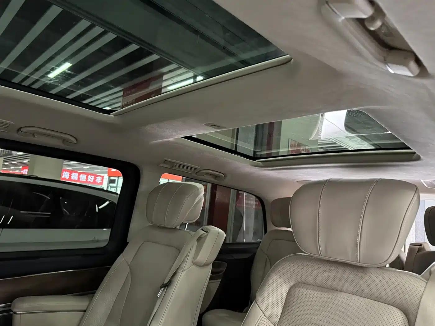 Mercedes-Benz V-Class 2022 V 260 L Long Wheelbase Luxury Edition — миниатюра 10