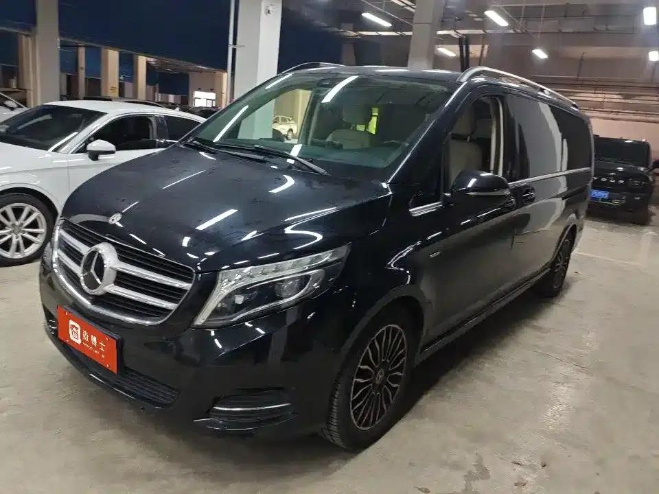 Mercedes-Benz V-Class 2018 V 260 L Premium Extended Edition (China VI Emission Standard) — миниатюра 1