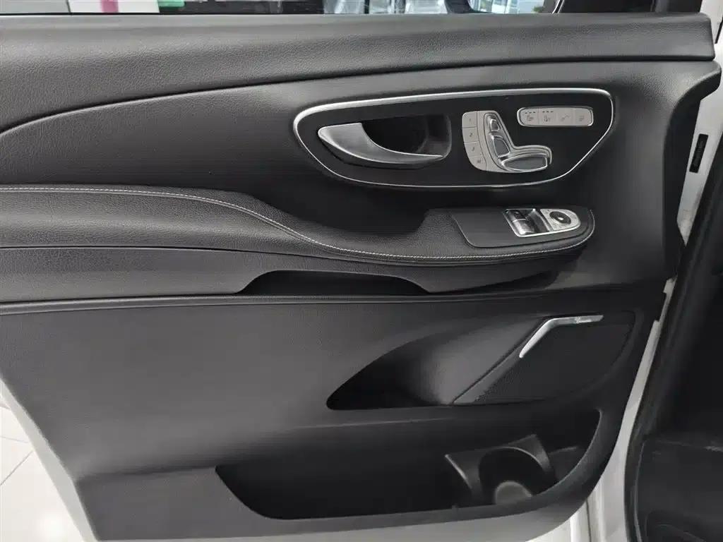 Mercedes-Benz V-Class 2018 V 260 Premium Edition (China V Emission Standard) — миниатюра 7