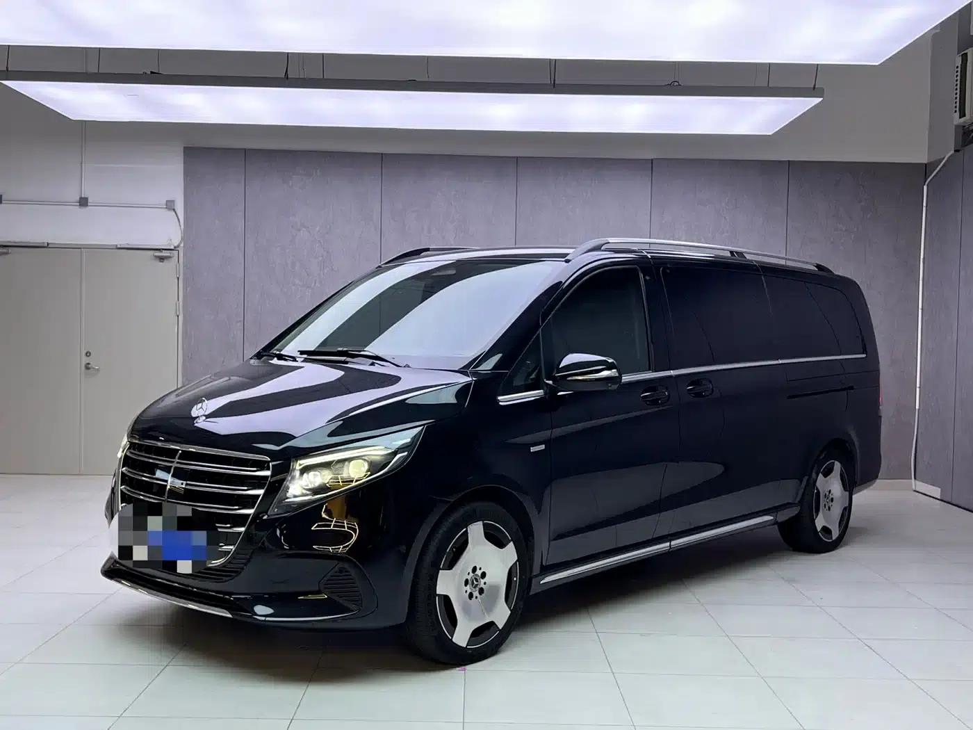 Mercedes-Benz V-Class 2024 V 300 L Long Wheelbase Luxury Edition — миниатюра 1