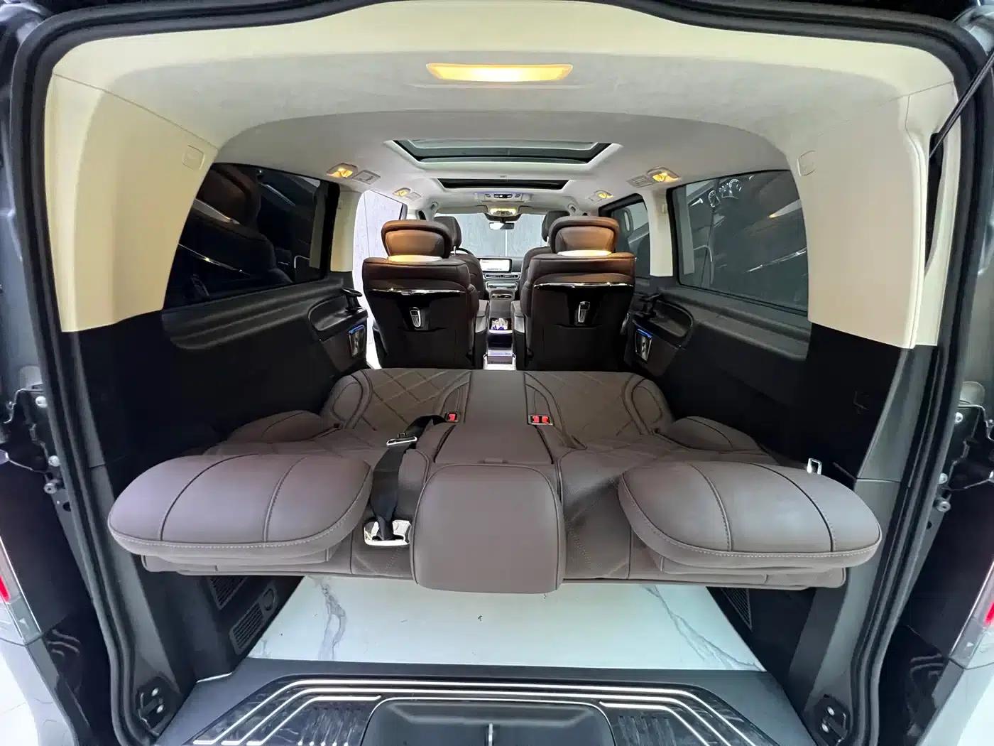 Mercedes-Benz V-Class 2024 V 300 L Long Wheelbase Luxury Edition — миниатюра 12