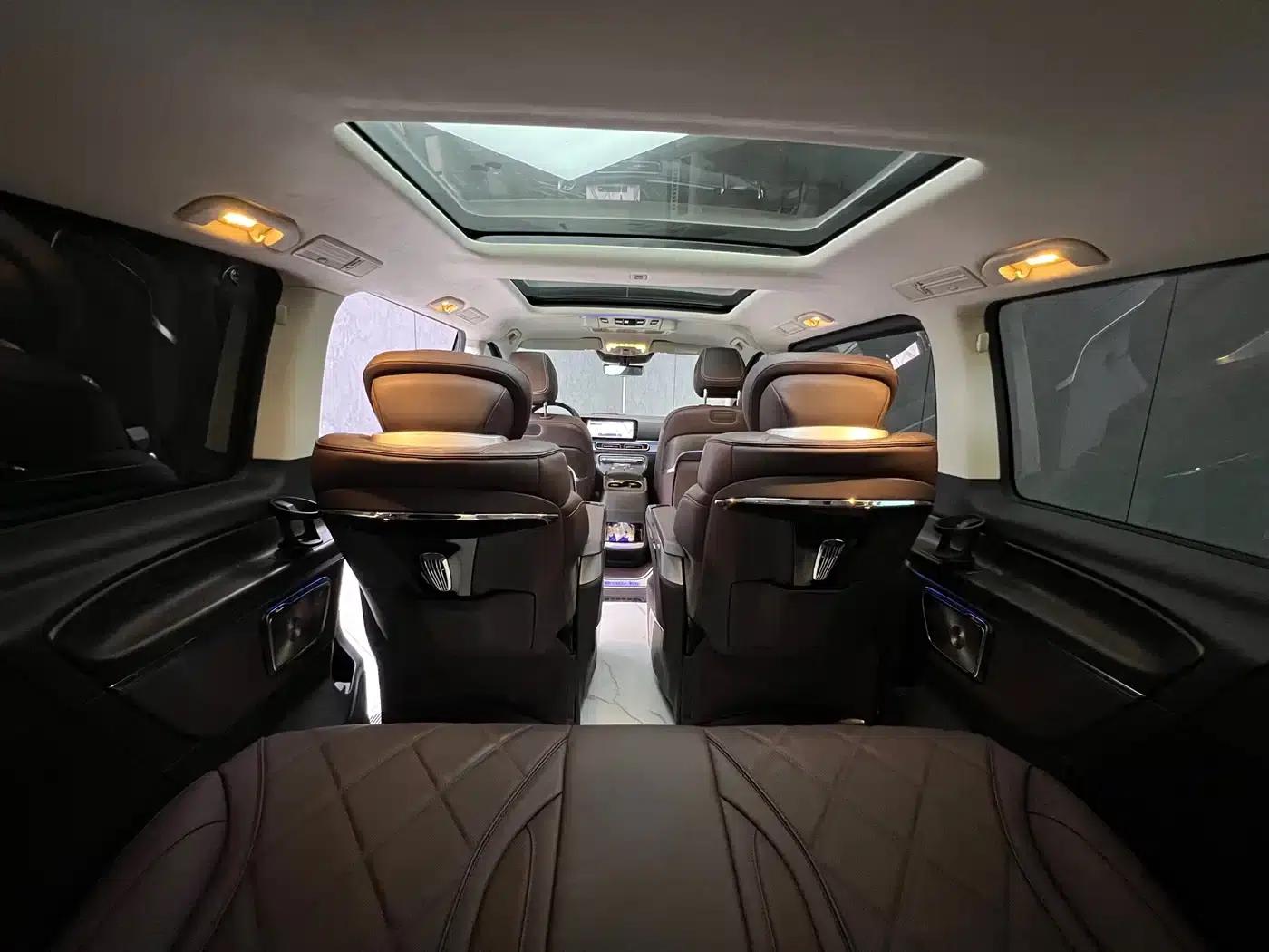 Mercedes-Benz V-Class 2024 V 300 L Long Wheelbase Luxury Edition — миниатюра 13