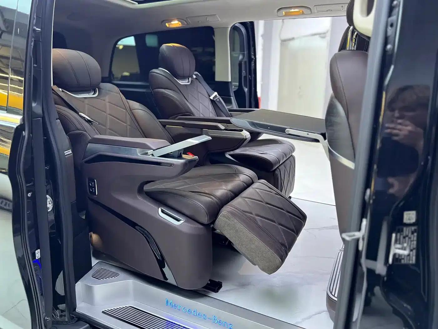 Mercedes-Benz V-Class 2024 V 300 L Long Wheelbase Luxury Edition — миниатюра 14