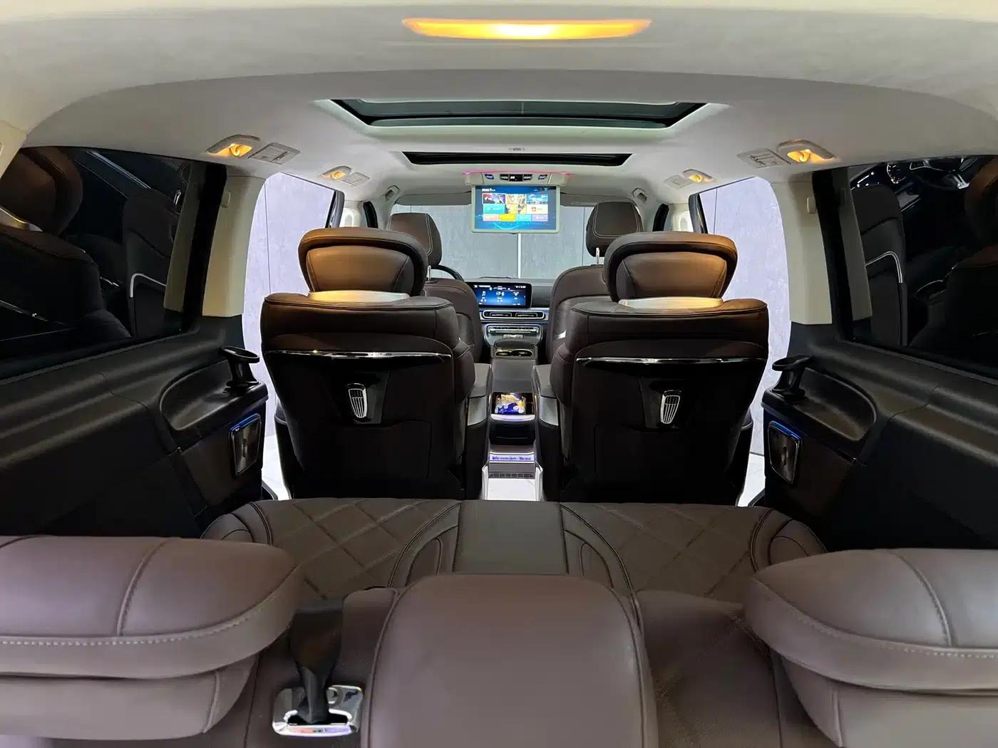 Mercedes-Benz V-Class 2024 V 300 L Long Wheelbase Luxury Edition — миниатюра 17