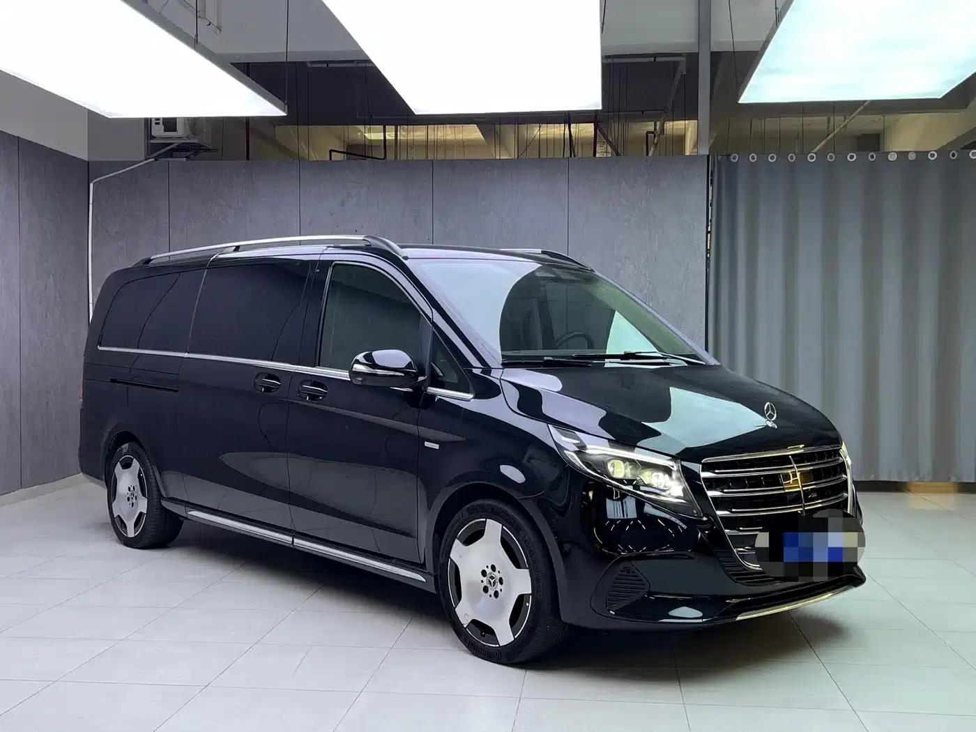 Mercedes-Benz V-Class 2024 V 300 L Long Wheelbase Luxury Edition — миниатюра 3