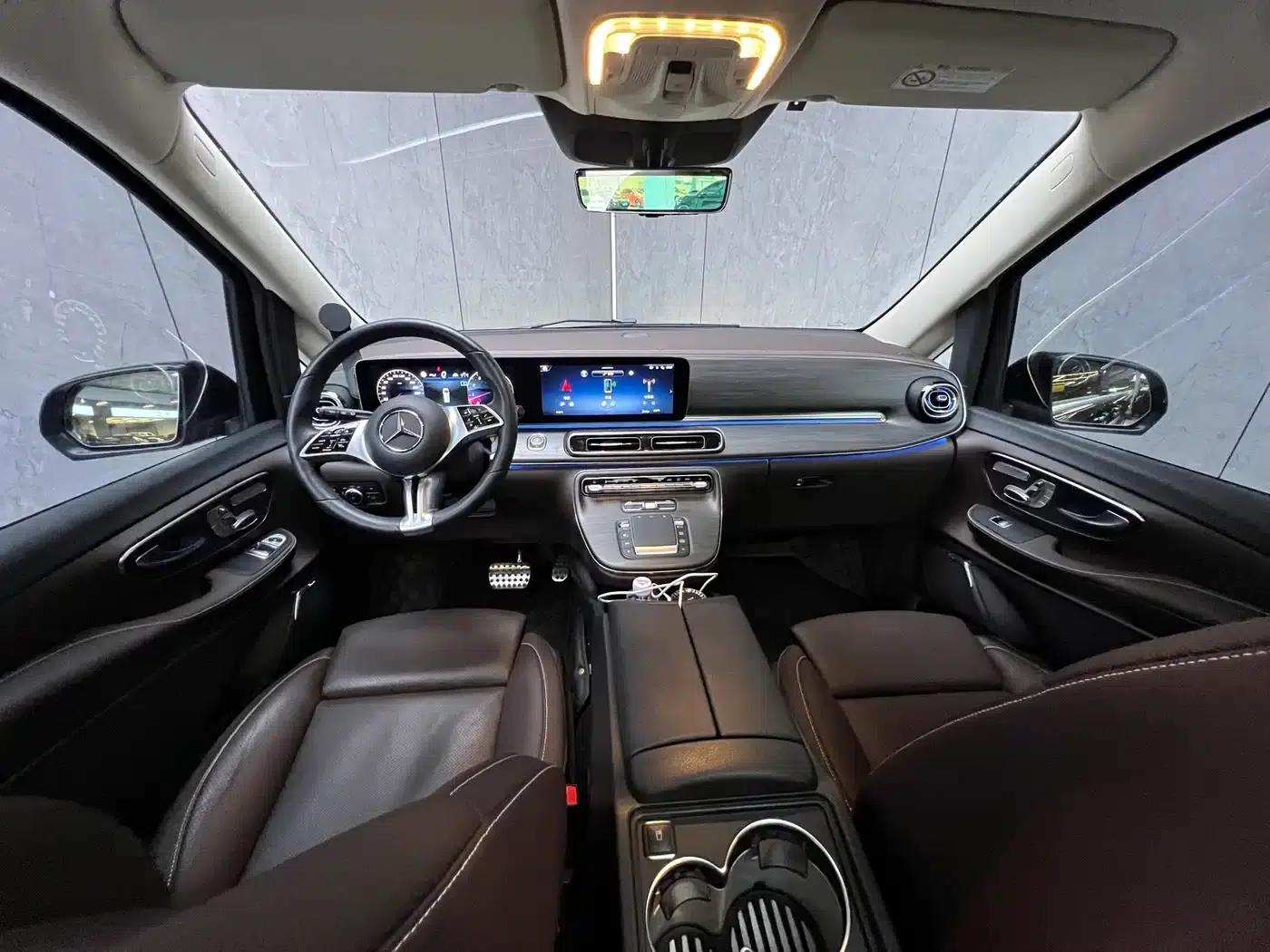 Mercedes-Benz V-Class 2024 V 300 L Long Wheelbase Luxury Edition — миниатюра 8