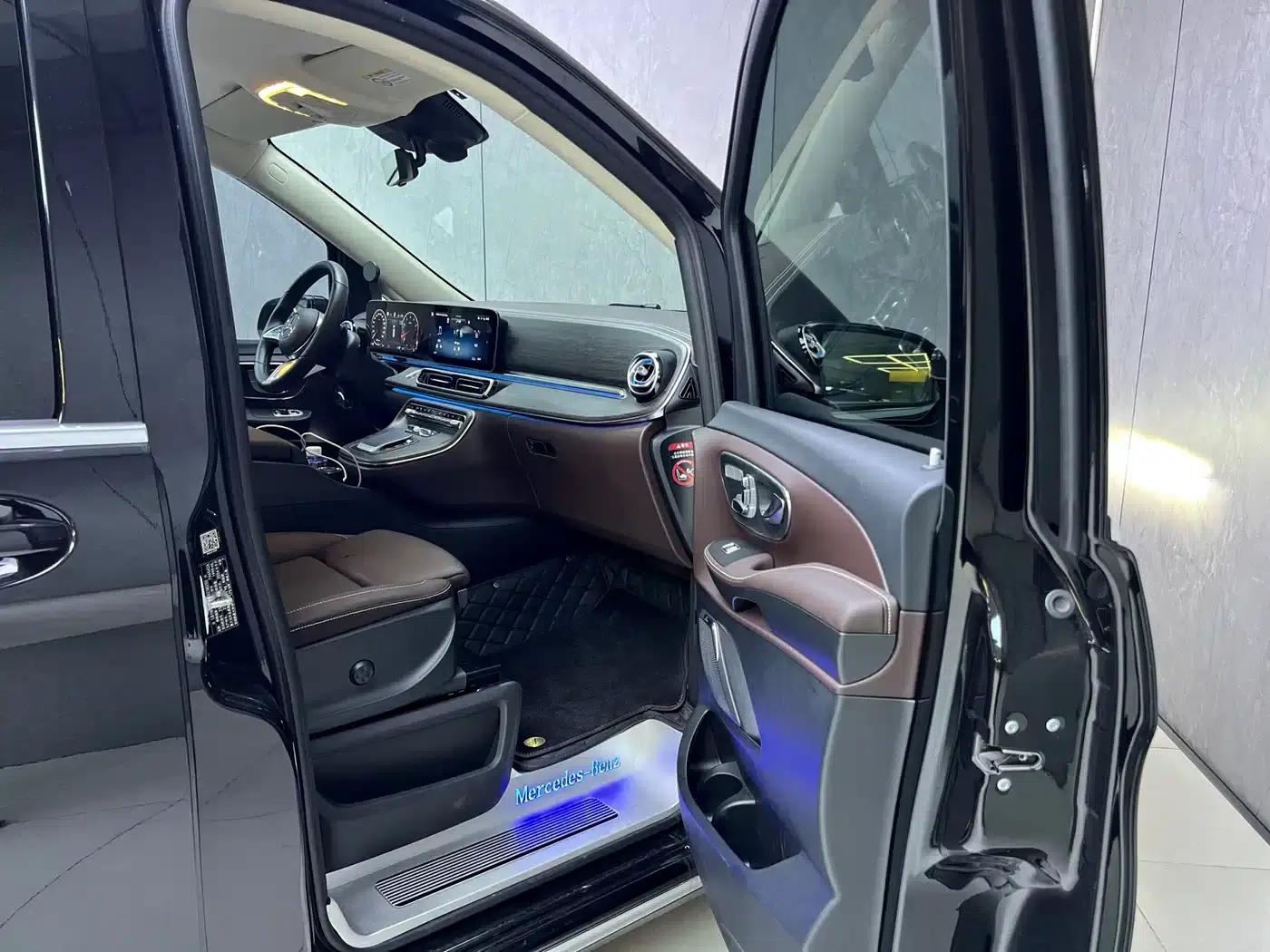 Mercedes-Benz V-Class 2024 V 300 L Long Wheelbase Luxury Edition — миниатюра 9