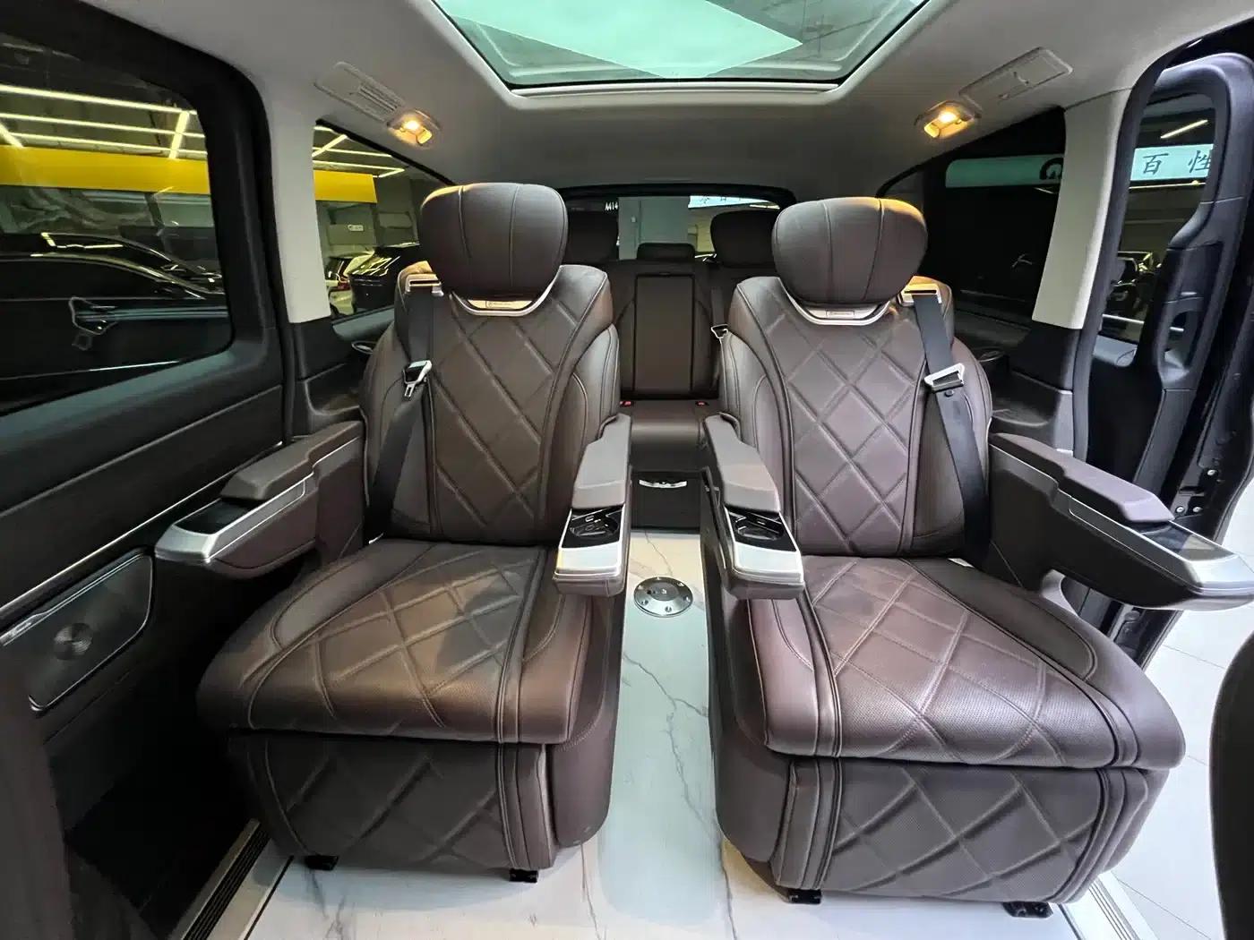 Mercedes-Benz V-Class 2024 V 300 L Long Wheelbase Luxury Edition — миниатюра 10