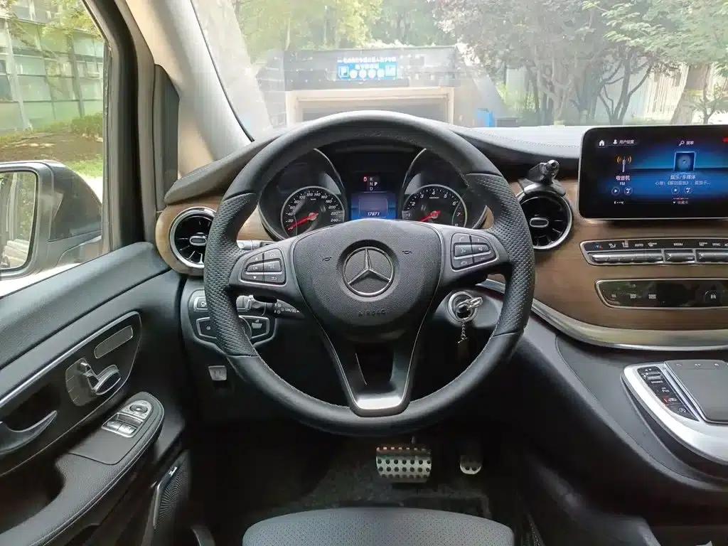 Mercedes-Benz V-Class 2022 V 260 Premium Edition — миниатюра 3