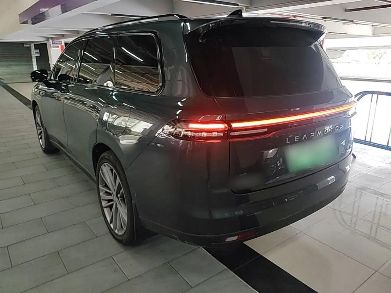 Leapmotor C16 2024 Pure Electric 520 Deluxe Edition — миниатюра 13