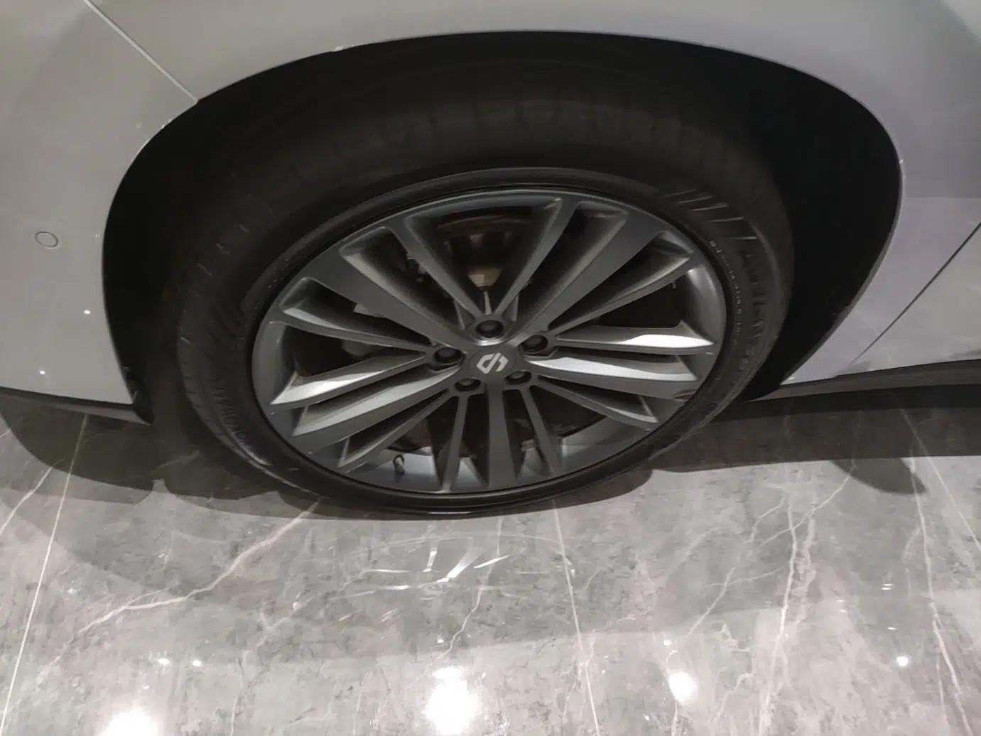 Leapmotor C16 2024 Pure Electric 520 Deluxe Edition — миниатюра 10
