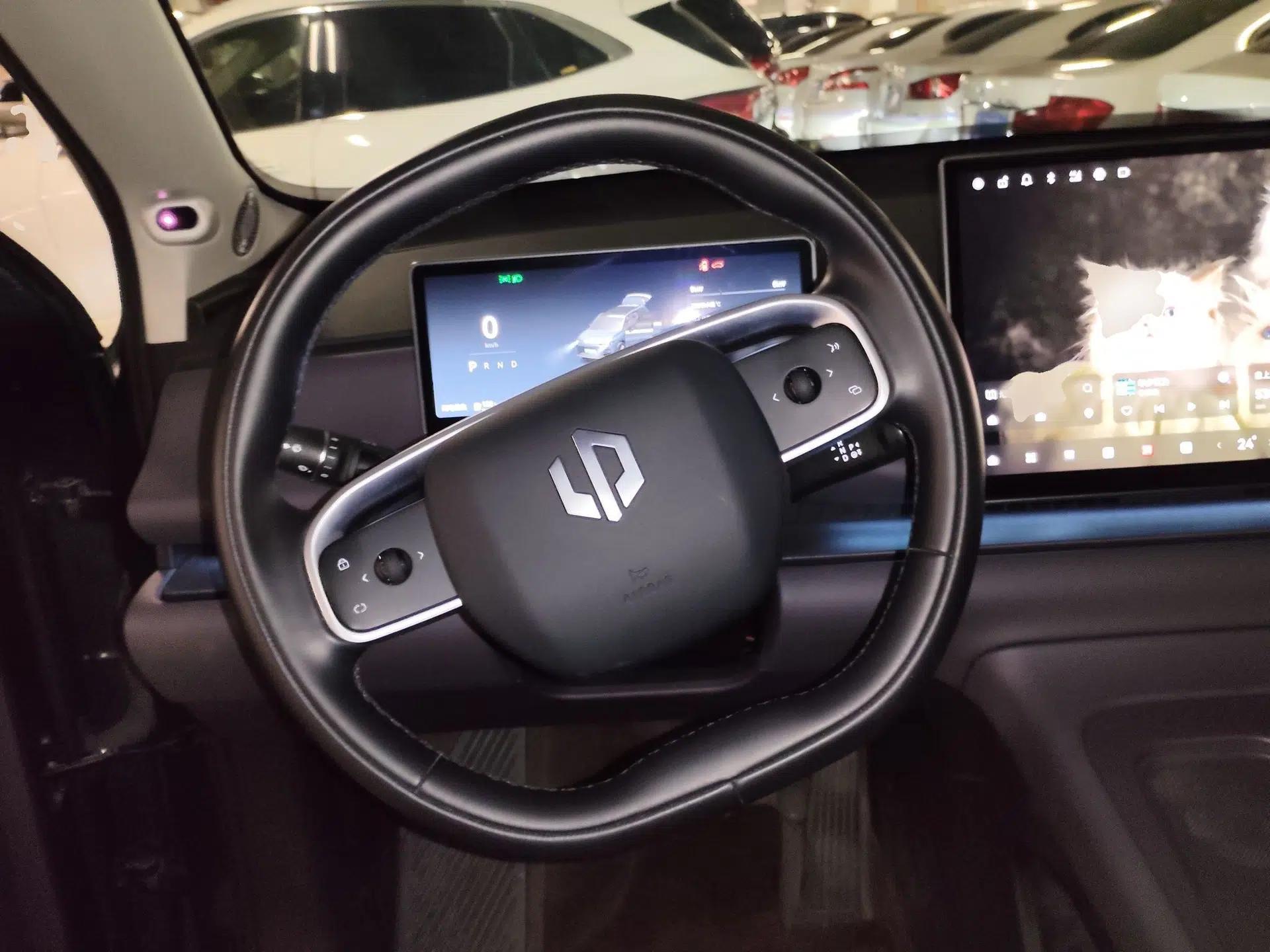 Leapmotor C16 2024 Range-Extended 200 Luxury Edition — миниатюра 7