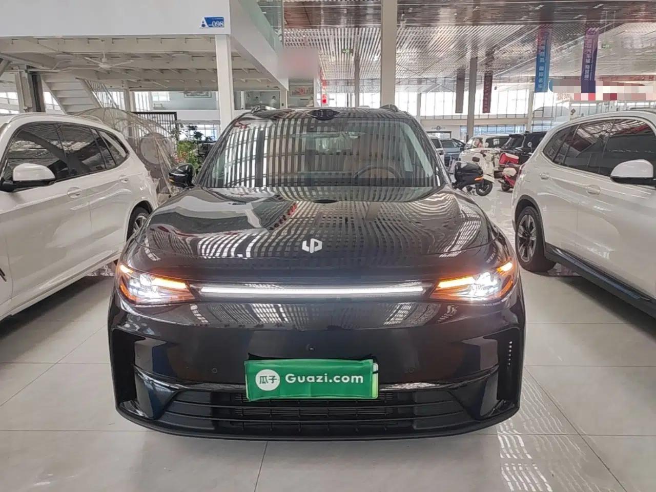 Leapmotor C16 2026 Extended-Range 280 LiDAR Zhizun Edition 6 Seats — миниатюра 2