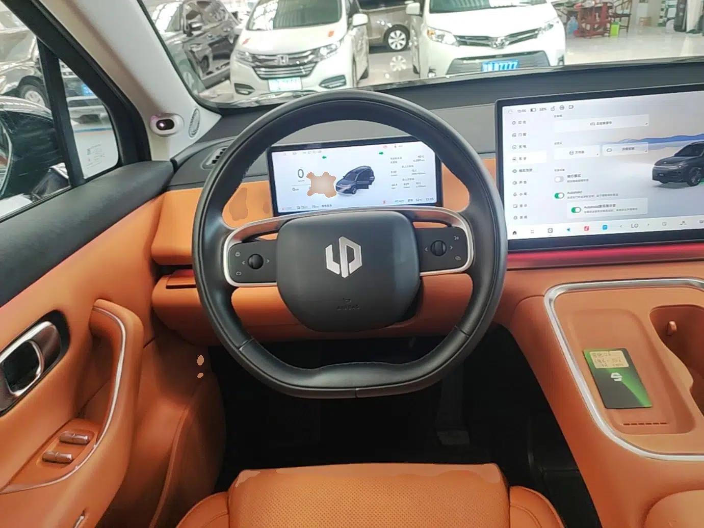Leapmotor C16 2026 Extended-Range 280 LiDAR Zhizun Edition 6 Seats — миниатюра 18