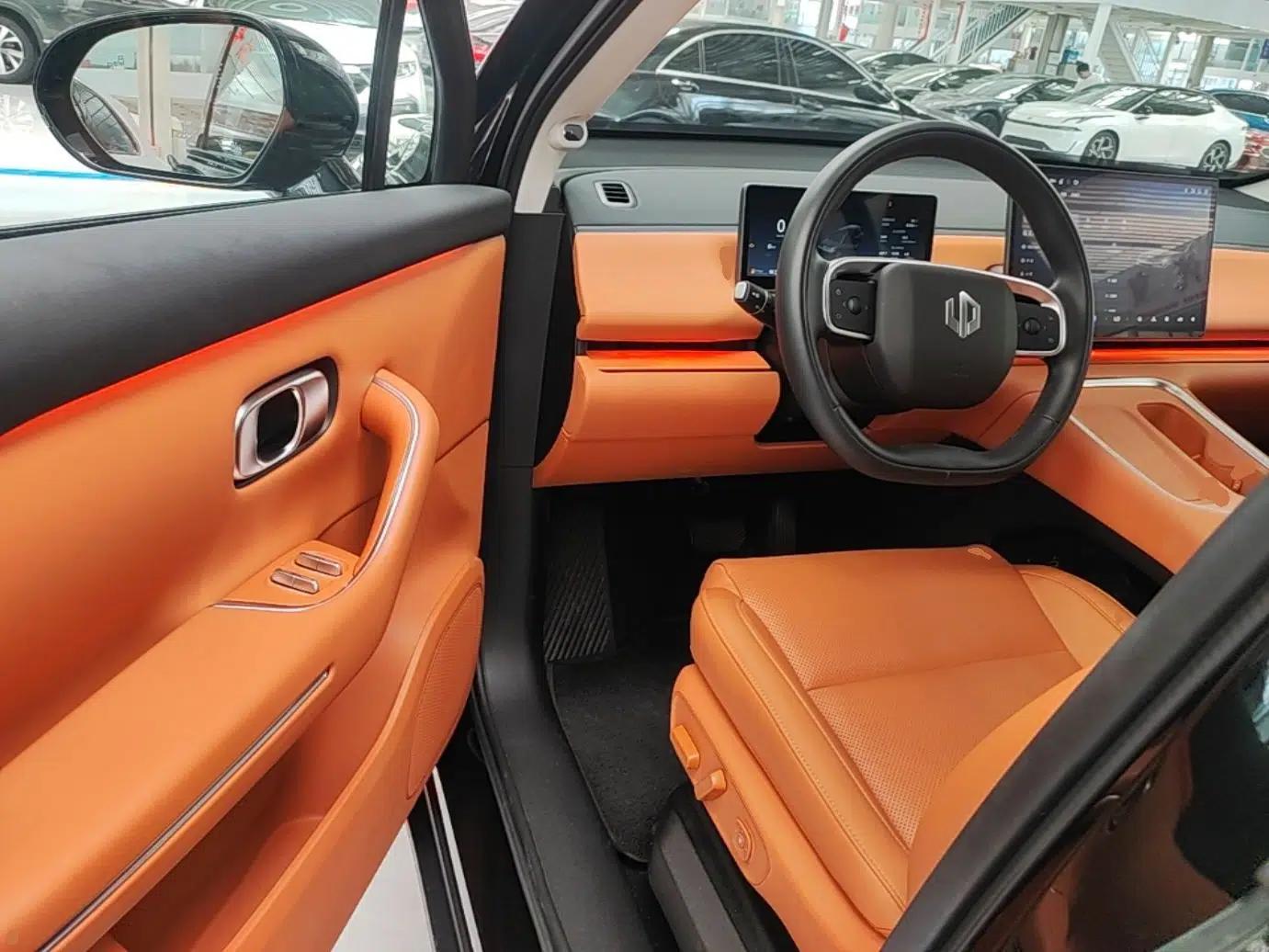 Leapmotor C16 2026 Extended-Range 280 LiDAR Zhizun Edition 6 Seats — миниатюра 23