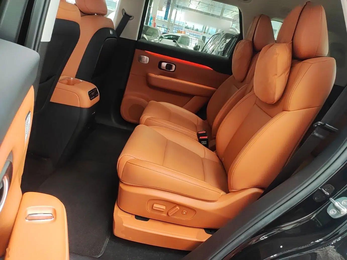 Leapmotor C16 2026 Extended-Range 280 LiDAR Zhizun Edition 6 Seats — миниатюра 25
