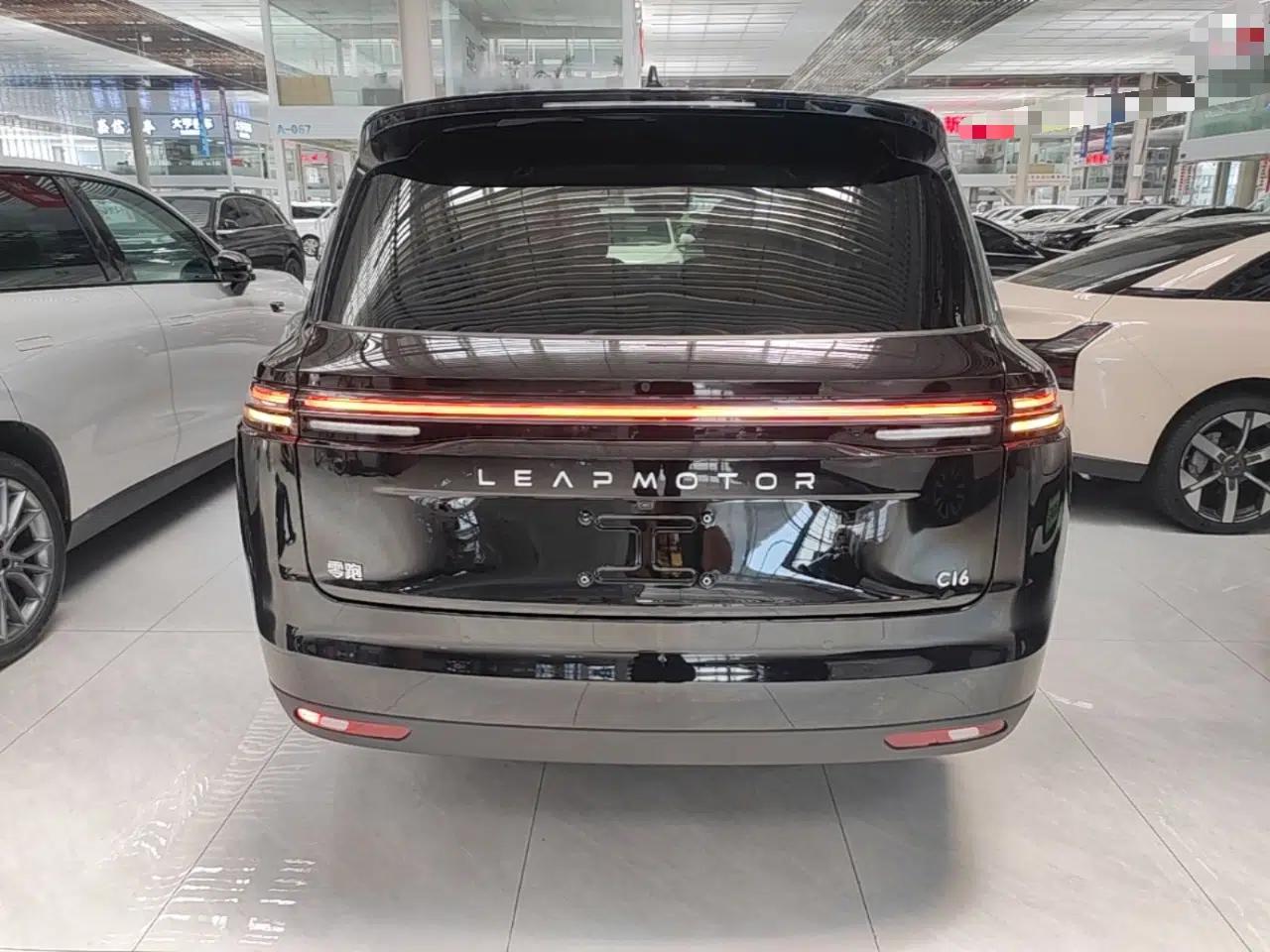 Leapmotor C16 2026 Extended-Range 280 LiDAR Zhizun Edition 6 Seats — миниатюра 5