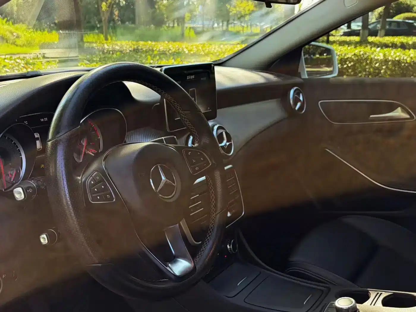 2017 Mercedes-Benz GLA 200 Dynamic — миниатюра 14