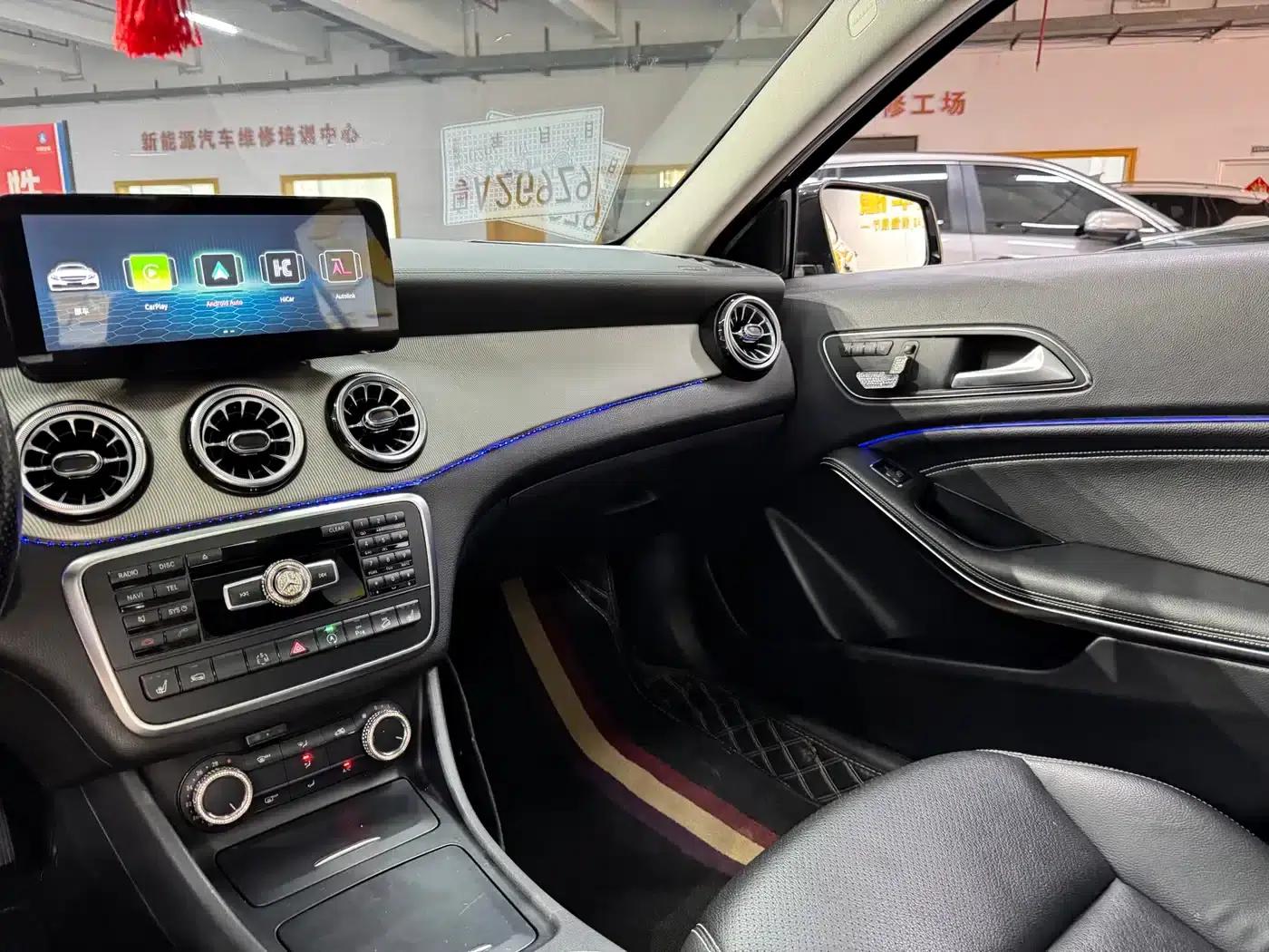 2015 Mercedes-Benz GLA 220 4MATIC Luxury — миниатюра 13