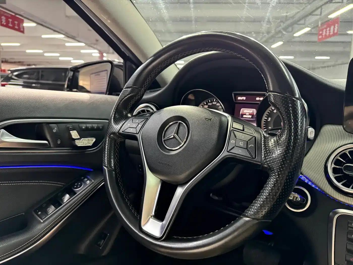 2015 Mercedes-Benz GLA 220 4MATIC Luxury — миниатюра 15