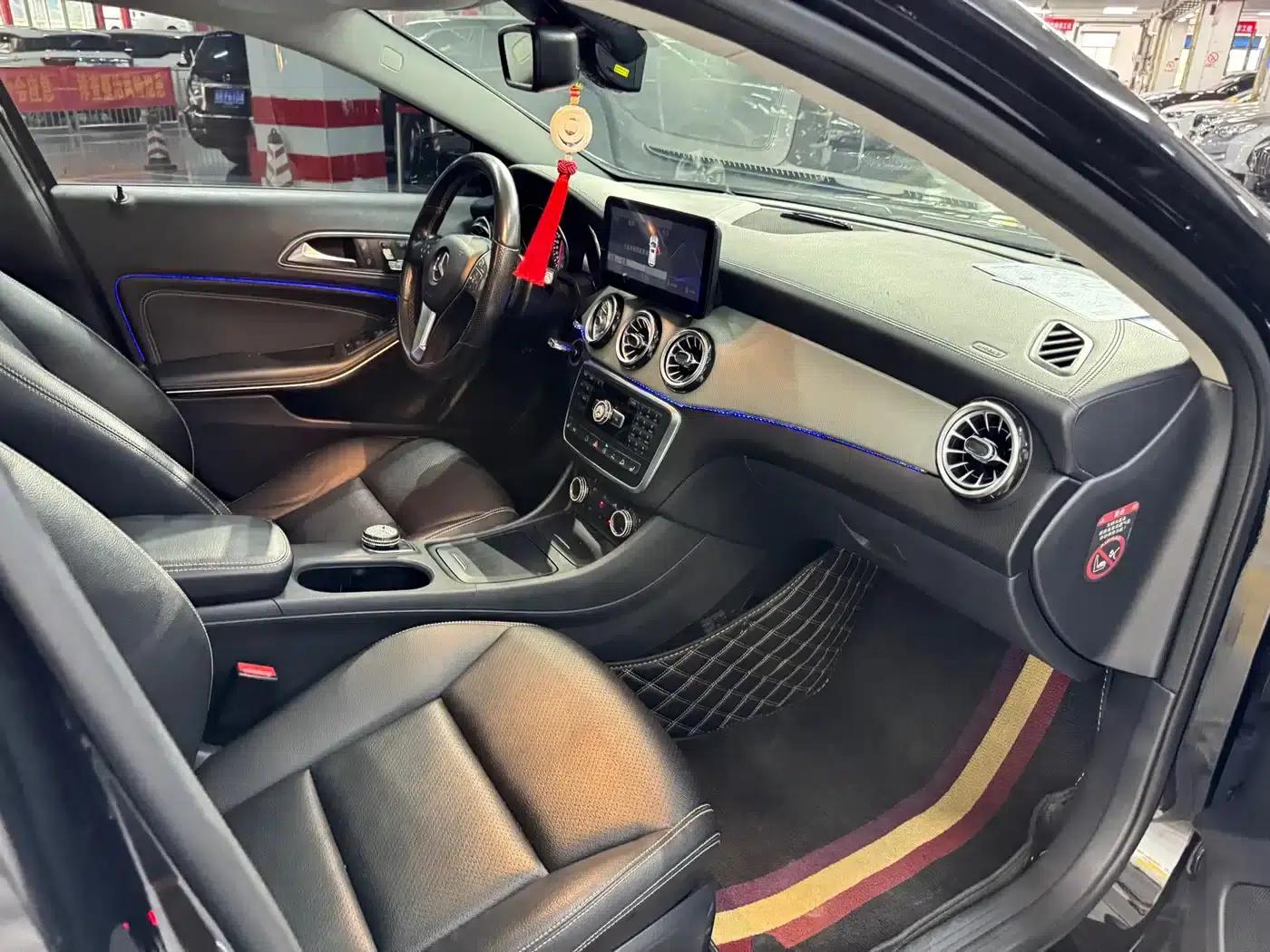 2015 Mercedes-Benz GLA 220 4MATIC Luxury — миниатюра 16