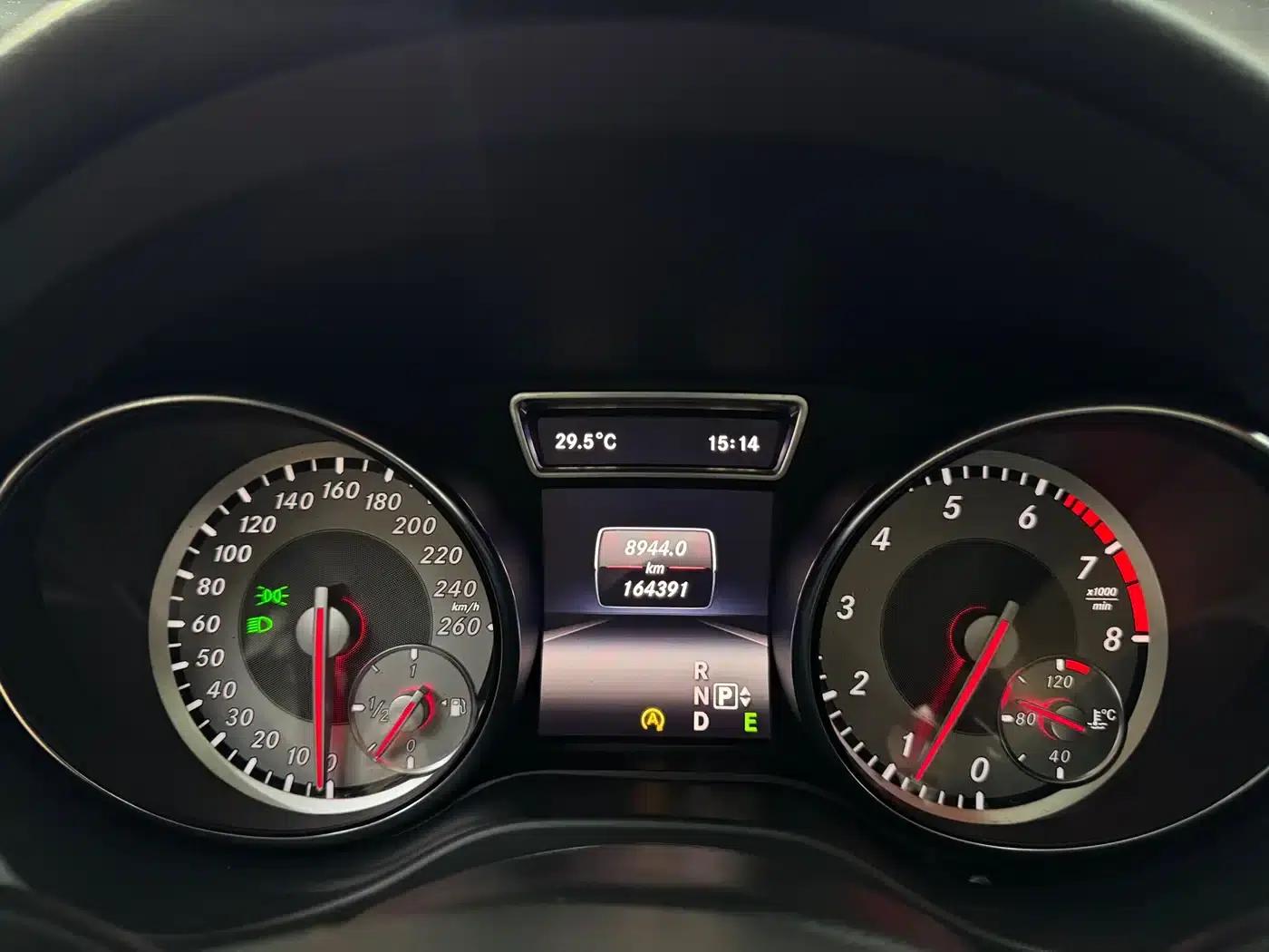 2015 Mercedes-Benz GLA 220 4MATIC Luxury — миниатюра 19