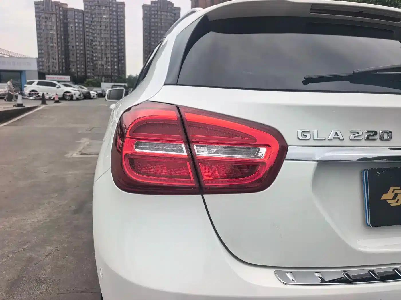 2017 Mercedes-Benz GLA 220 4MATIC Fashion Edition — миниатюра 8