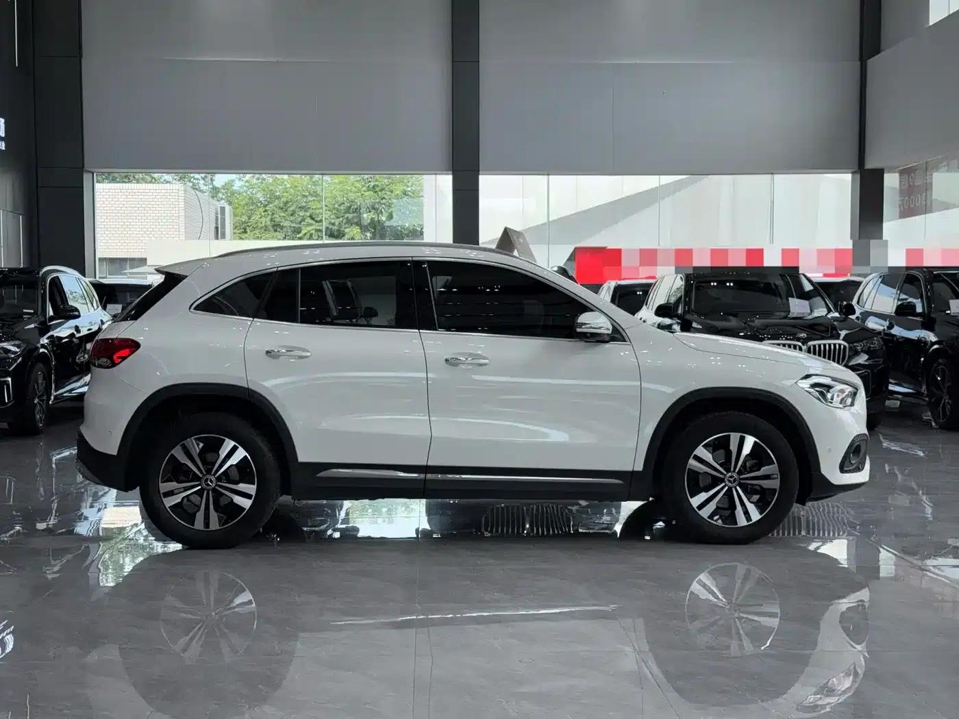 2020 Mercedes-Benz GLA 200 — миниатюра 3