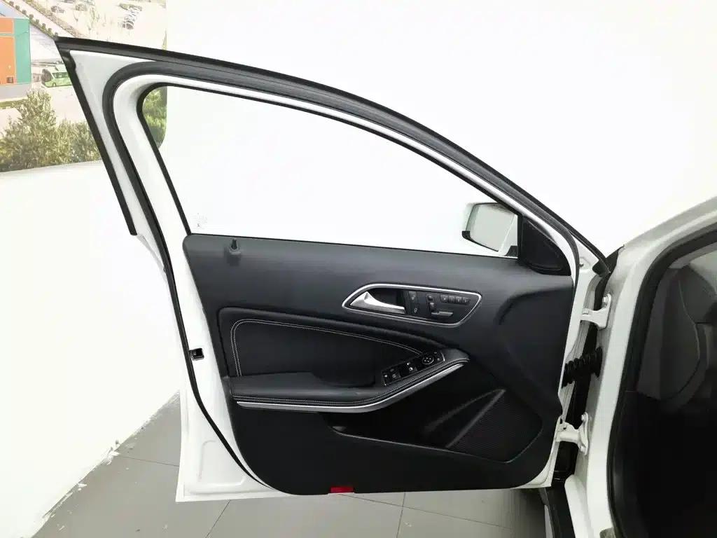 2016 Mercedes-Benz GLA 200 Fashion Edition — миниатюра 8